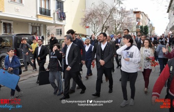 Sipahi, Çekmeköy'de Esnaf ve Vatandaşın Yoğun İlgisiyle Karşılaşıyor