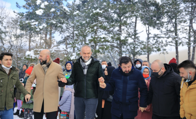 Çekmeköy'de Kar Eşliğinde Doyasıya Eğlendiler