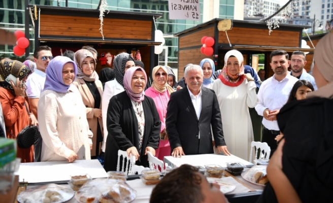 Sancaktepe'de 2. Kadın Eli Kadın Emeği Çarşısı' Açıldı