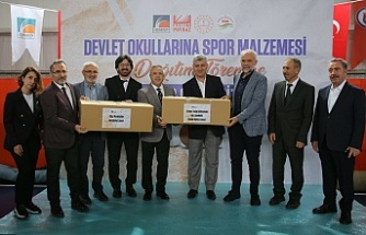 Çekmeköy Belediyesinden Okullara Spor Malzemesi Desteği